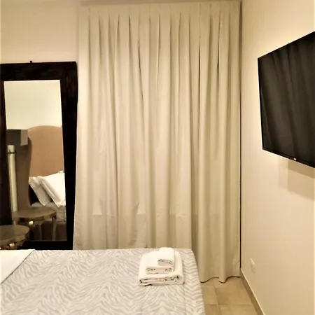 Divo - Spanish Steps Apartman *